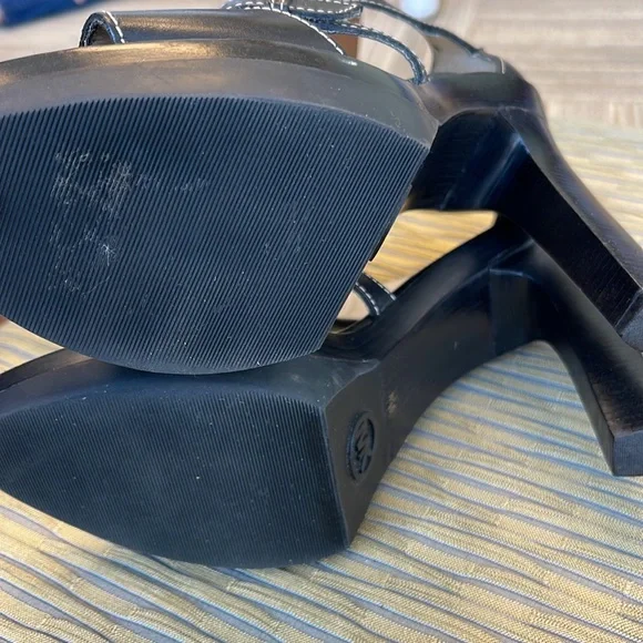 Michael Kors platform heels - Picture 6 of 6